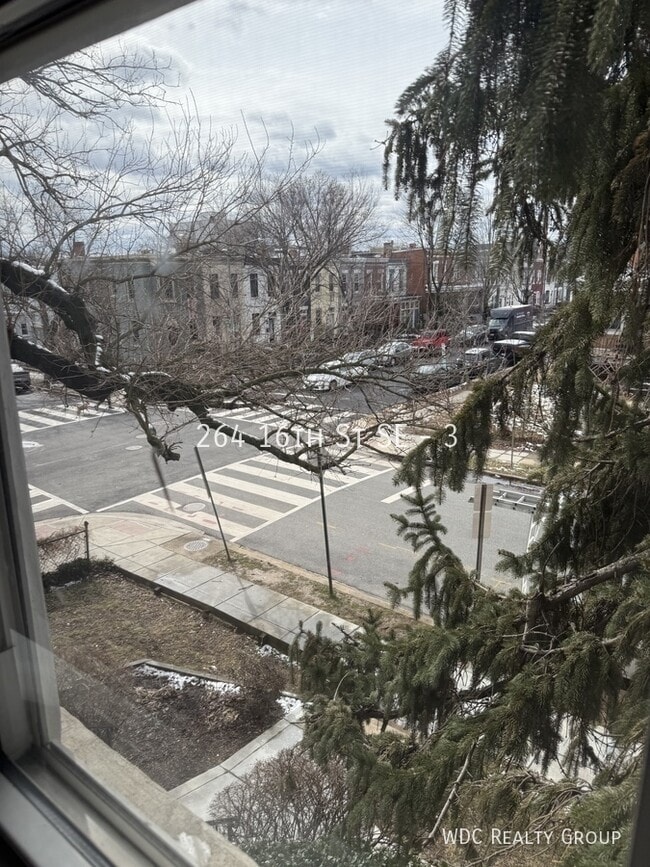 Building Photo - 264 16th St SE