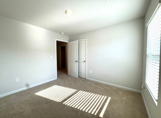 Building Photo - 4355 Newland St