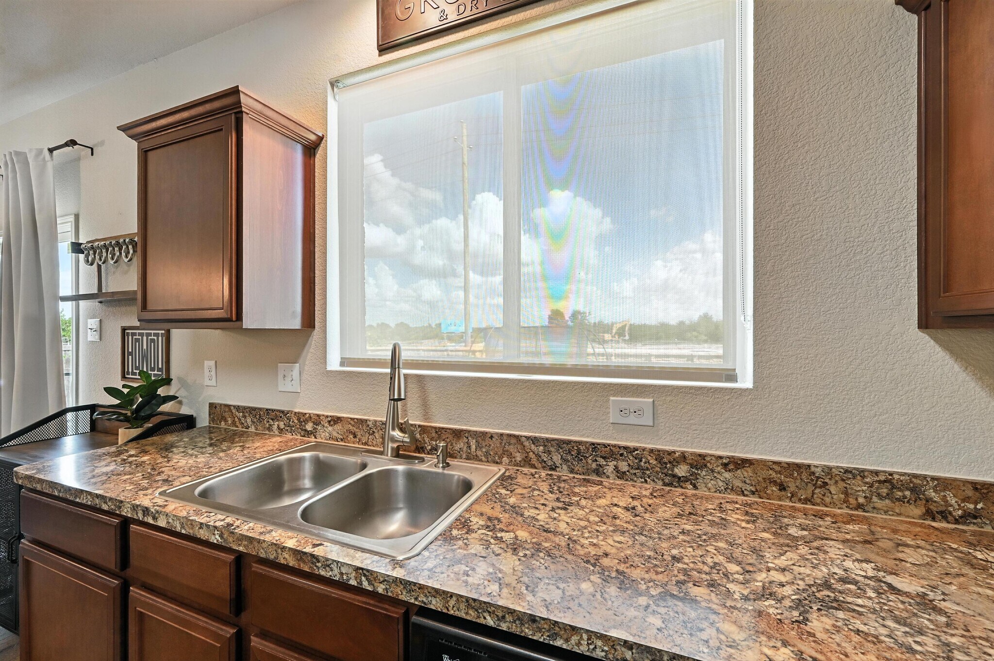 Building Photo - 10525 Wild Meadow Way