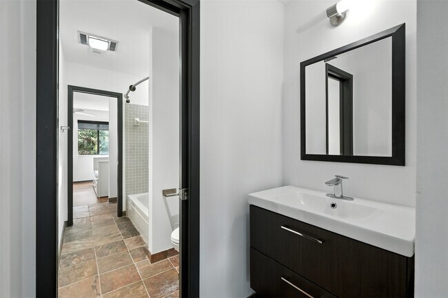 Building Photo - 2019 McClendon St