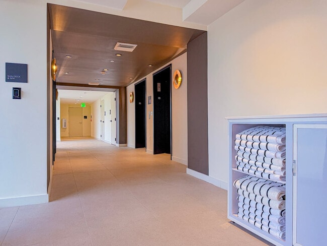 Building Photo - 225 N Miami Ave