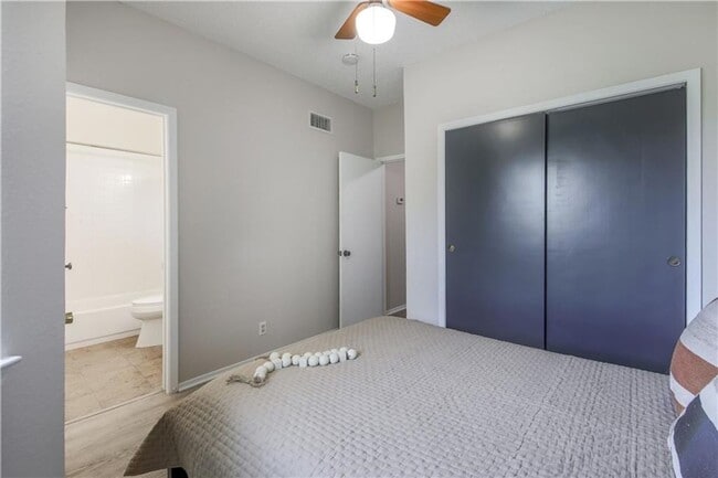 Building Photo - Furnished 1x1 North Campus Apartment on Guad