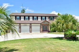 Building Photo - Stunning 3 Bed, 2 Bath Home in Panama City, FL with 2741 Sq. Ft. of Luxury Living