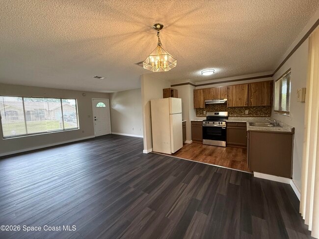 Building Photo - 1490 Van Buren Ave SE