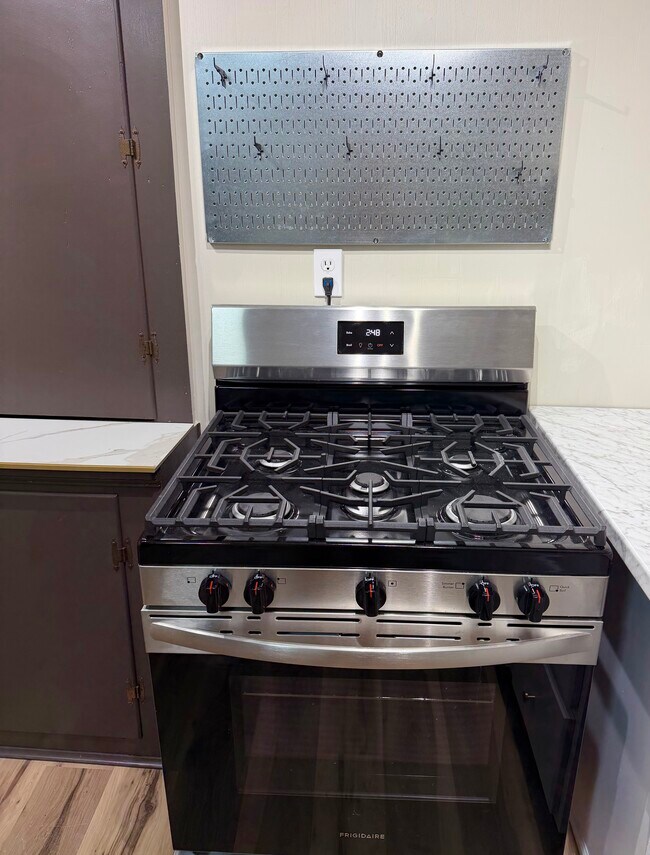 Building Photo - 415 S James St