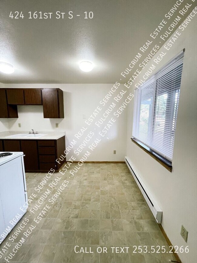 Building Photo - 424 161st St S