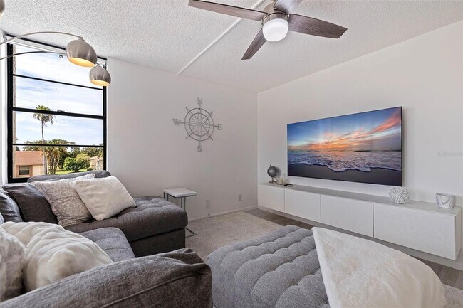 Building Photo - 6145 Sun Blvd