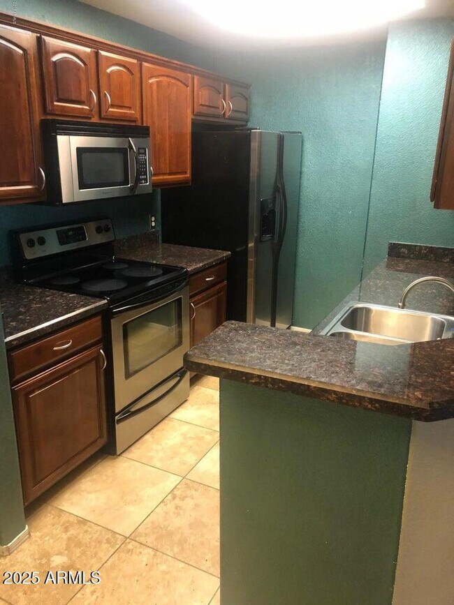 Building Photo - 11375 E Sahuaro Dr