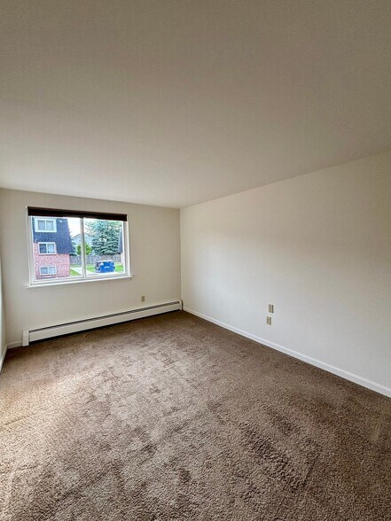 Building Photo - 110 Losson Rd