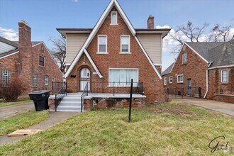 Building Photo - $1500 Large 3 bedroom home
