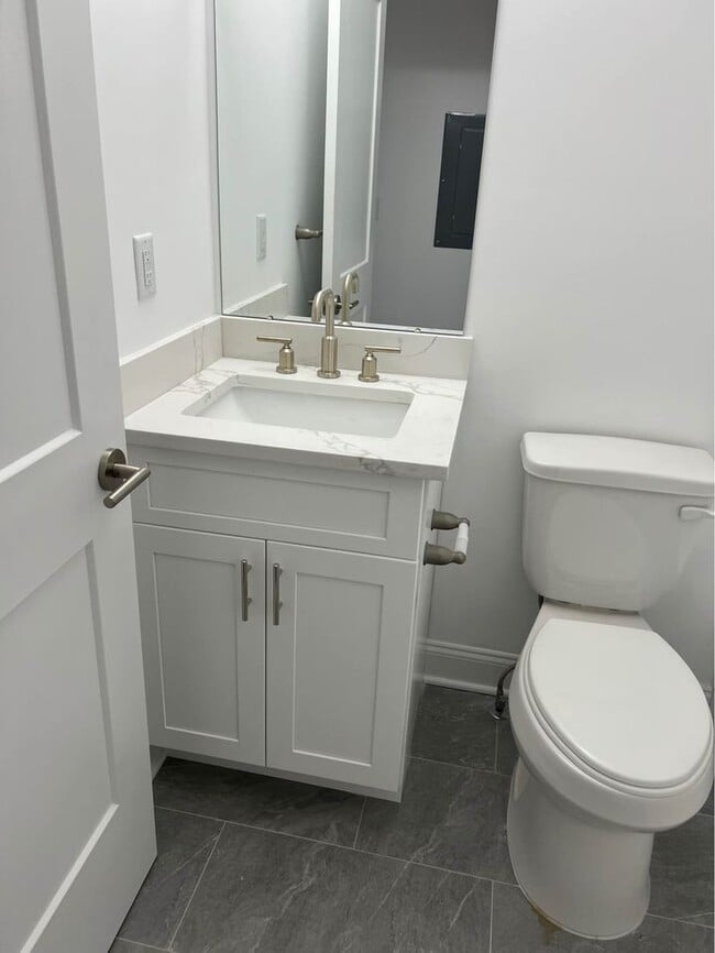 Building Photo - 16 Stevens Ave