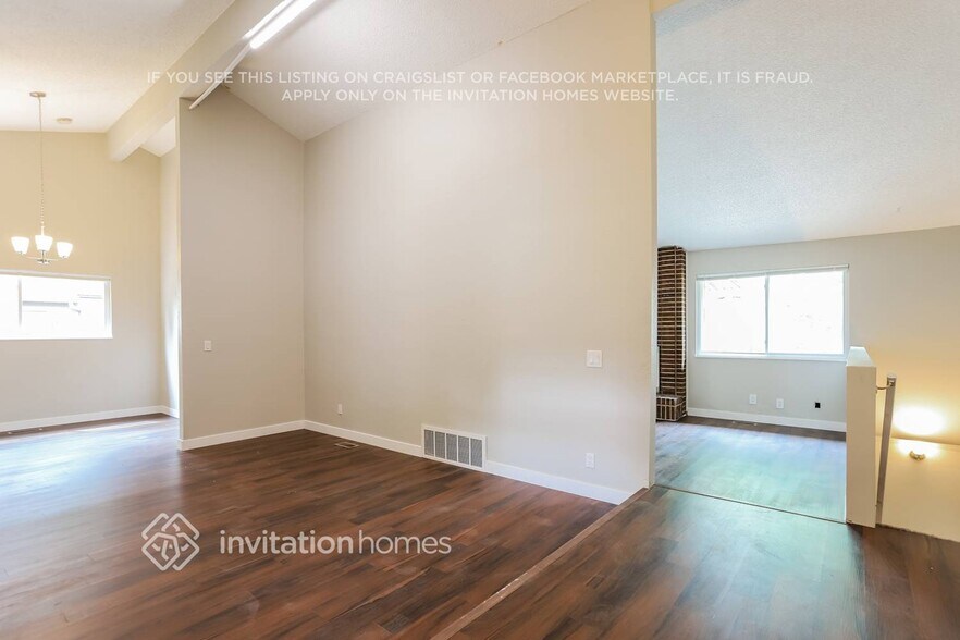 Building Photo - 15497 E Jarvis Pl