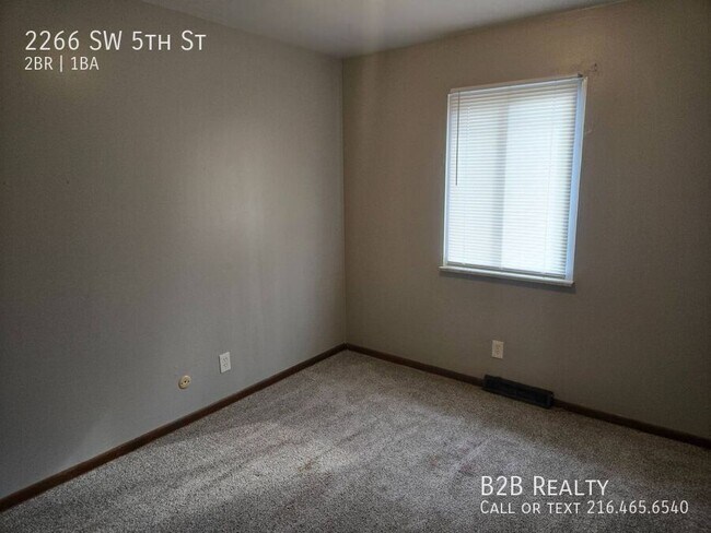 Building Photo - 2266 5th St SW