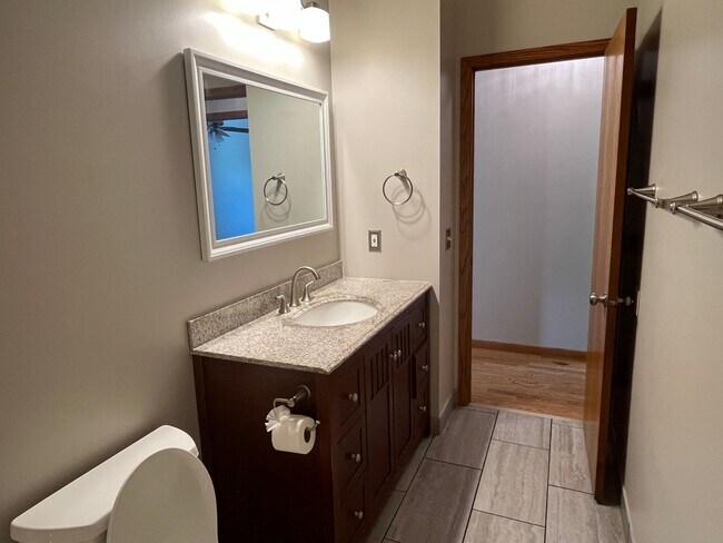 Building Photo - Beautifully Updated 4-Bed Home in Prime NW Location!