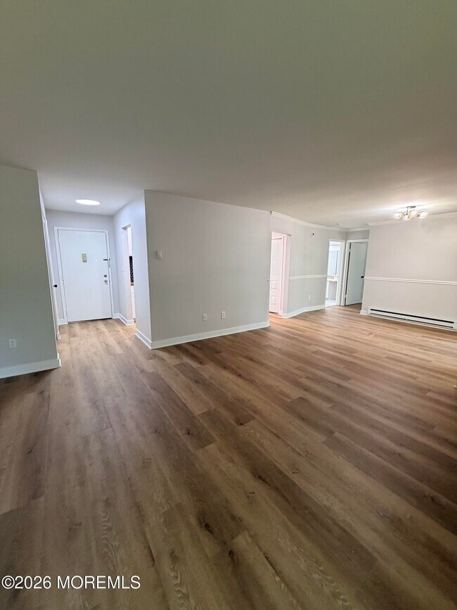 Building Photo - 147 Amberly Dr