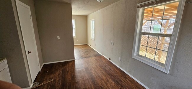 Building Photo - 1633 Lucas Ave