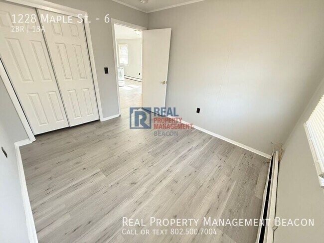 Building Photo - 1228 Maple St