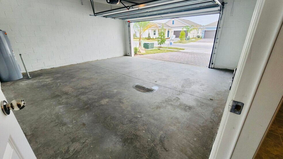 2 Car Garage w/Opener - 1427 Brentwood Dr