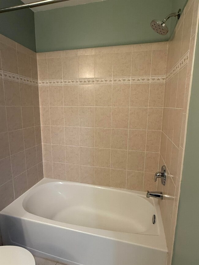 Building Photo - 76 Lyon Ct