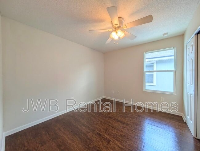 Building Photo - 1228 Lake Shore Blvd