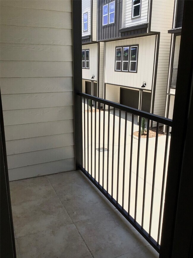 Building Photo - 2109 Marnel Rd