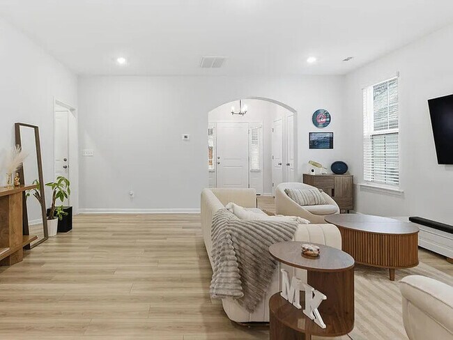 Building Photo - Earn Wealth While Leasing - Like a Homeowner - Lease to Own