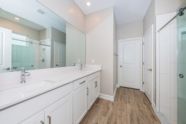 Building Photo - BEAUTIFUL NEWER HOME IN TRINITY FOR RENT