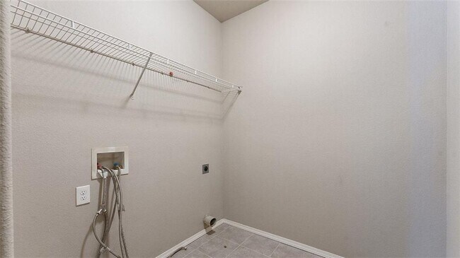 Building Photo - 4600 W Colfax Loop