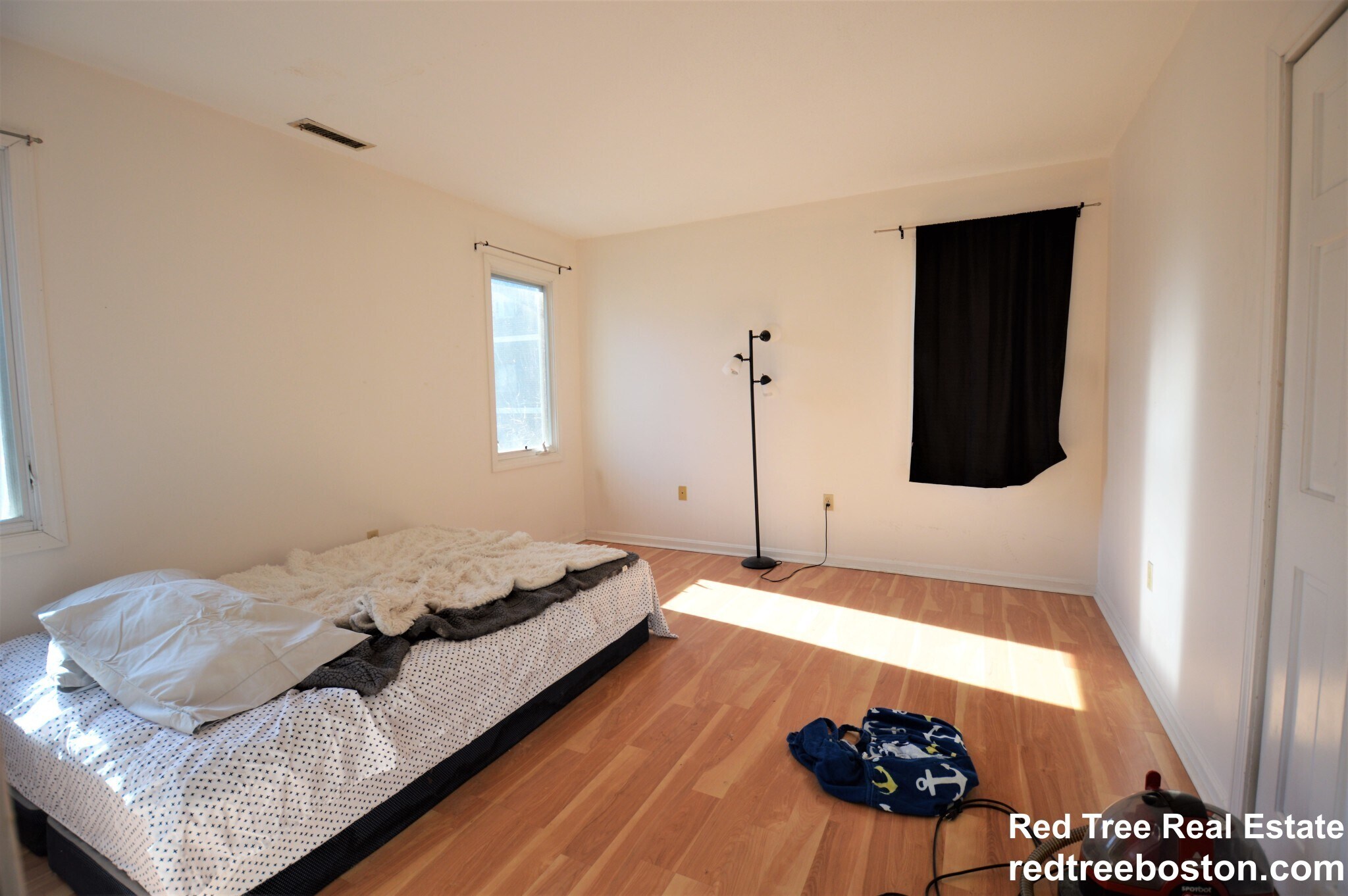 Building Photo - 11 Etna St