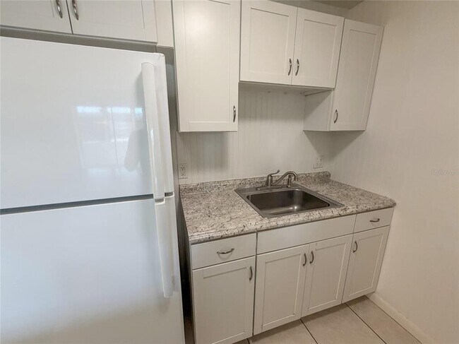 Building Photo - 215 S McMullen Booth Rd