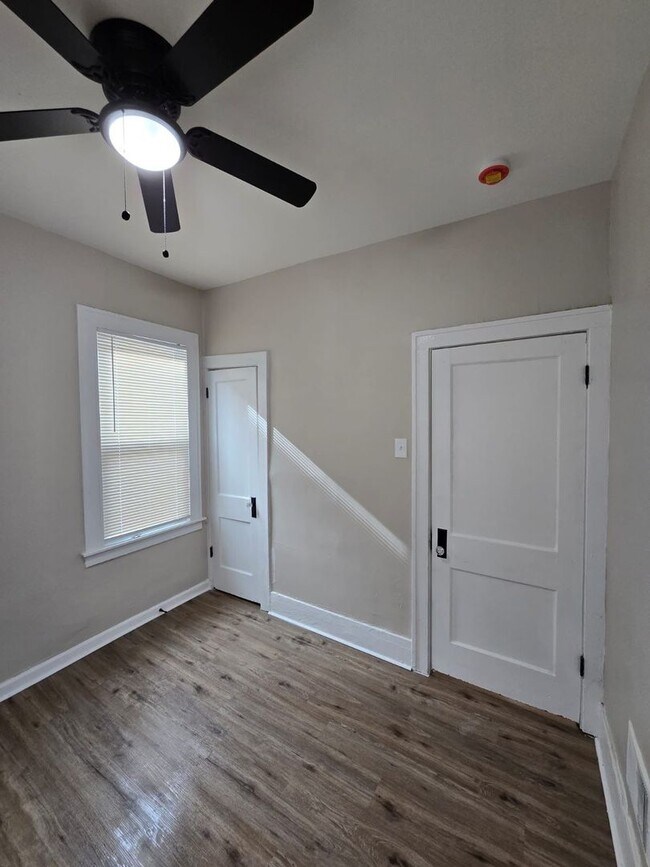 Building Photo - Fully Renovated 3-Bedroom Home – Move-In R...