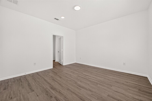 Building Photo - 16737 Oak Bough Dr