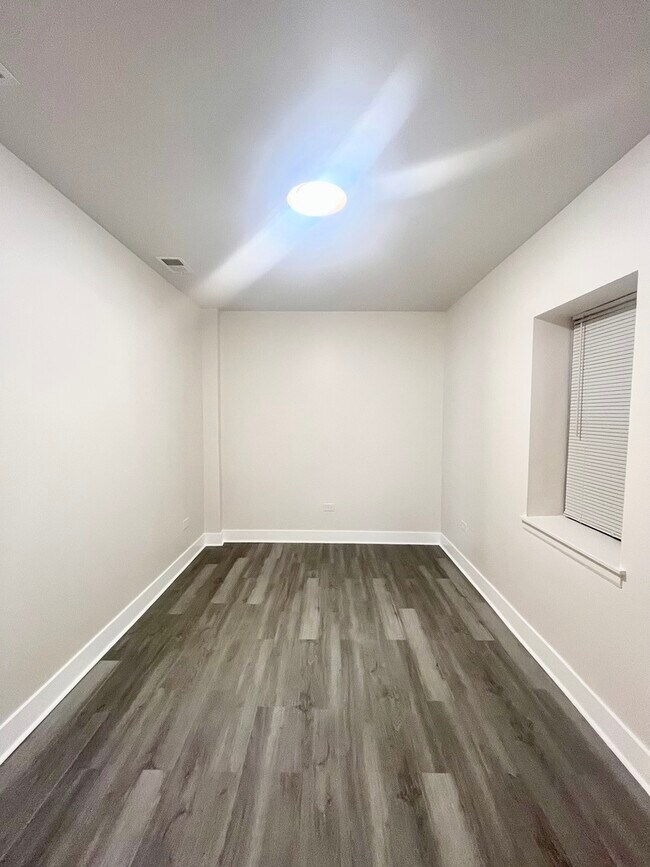 Building Photo - 2258 S Sacramento Ave