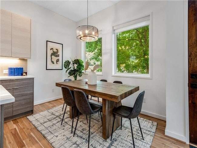 Building Photo - 520 Wabash Ave NE