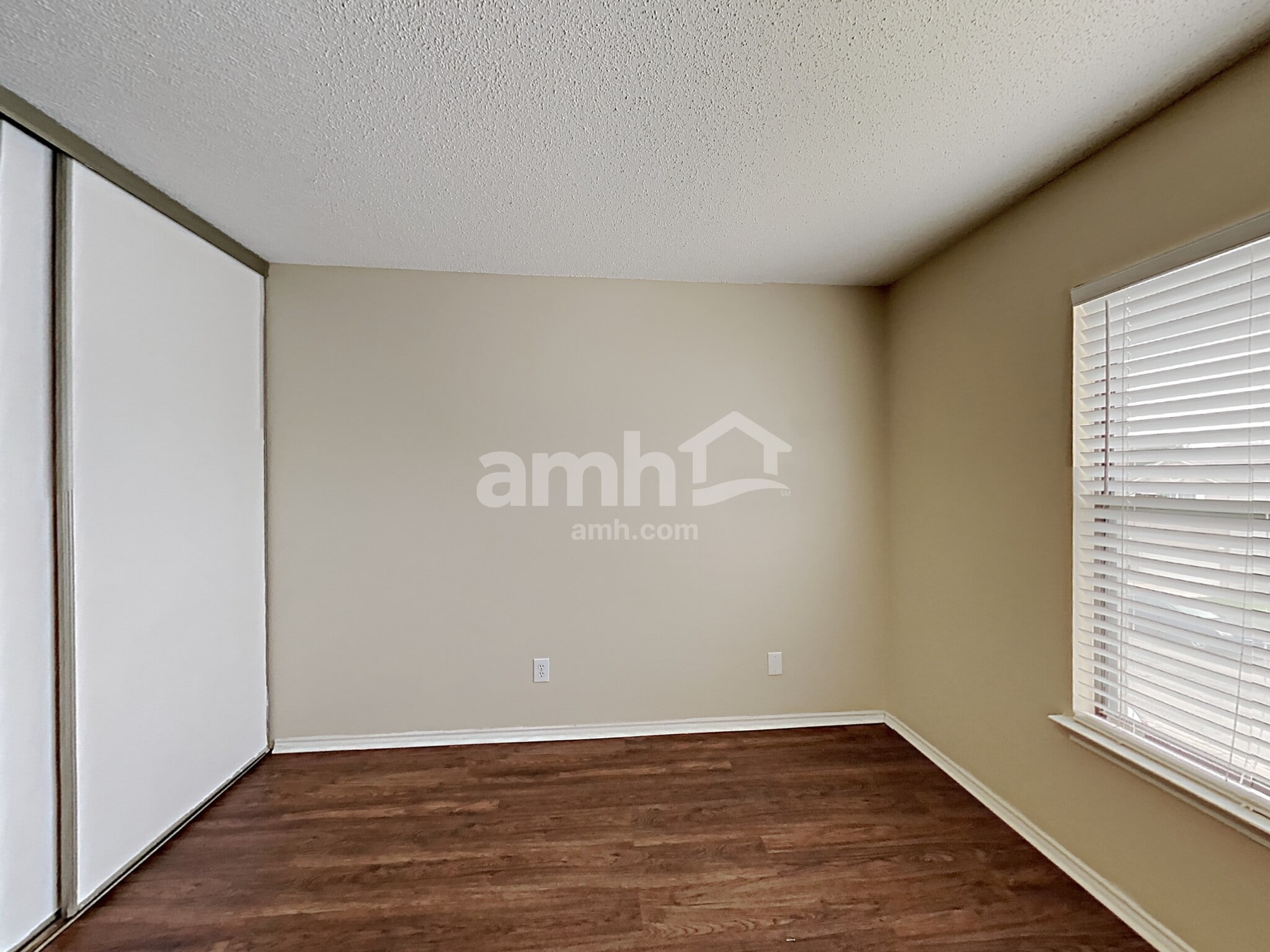 Building Photo - 11011 Victors Hl