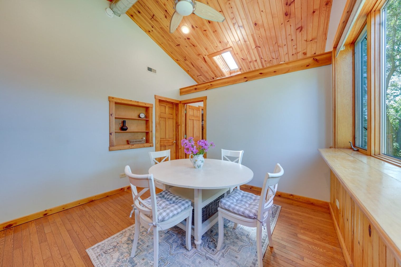 Building Photo - 27W172 Galusha Ave