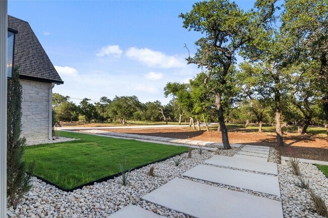 Building Photo - 208 Stonegate Ln