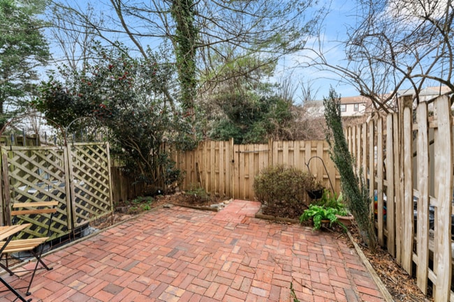 Building Photo - 1824 Bronzegate Blvd