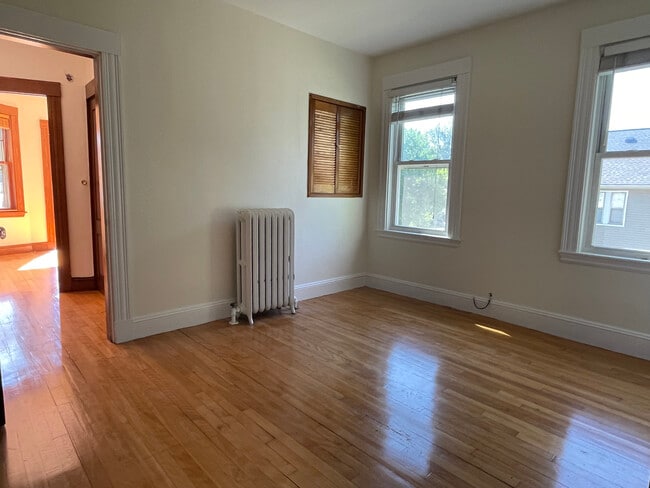 Building Photo - 111 Russett Rd