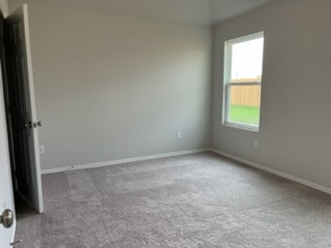 Building Photo - FIRST MONTH FREE!