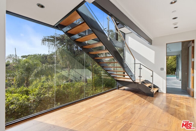 Building Photo - 8460 Harold Way