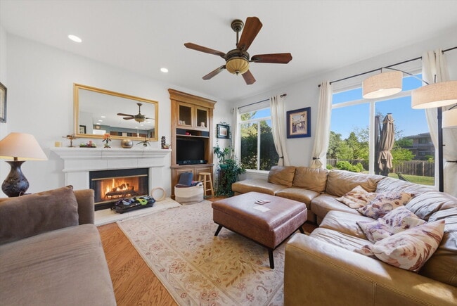 Building Photo - Stunning Mundelein Home on a Quiet Cul-de-Sac with Pond Views