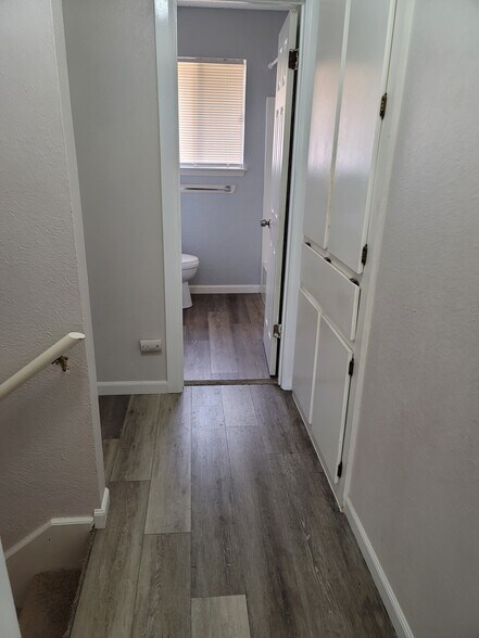 Building Photo - 6702 Deatonhill Dr