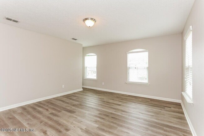 Building Photo - 497 Deercroft Ln