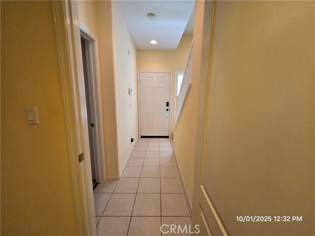 Building Photo - 17871 Shady View Dr