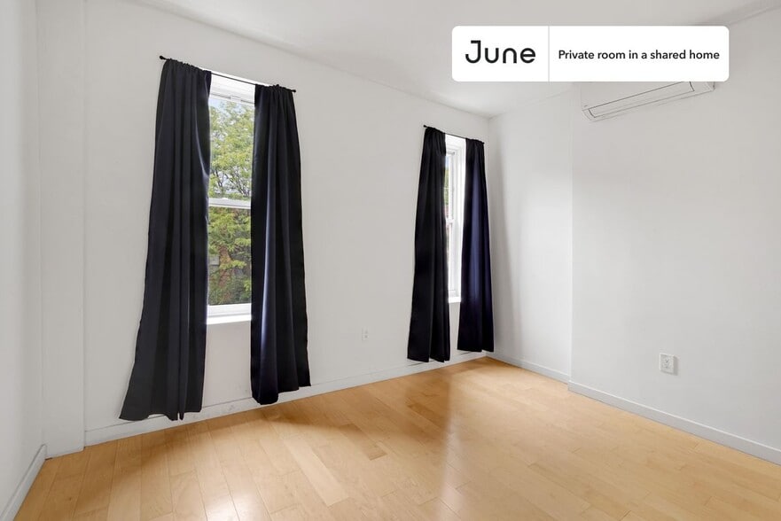 Building Photo - Room in Shared 4 bed/2 bath home