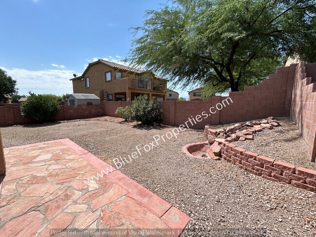 Building Photo - 167 W Calle Patio Lindo