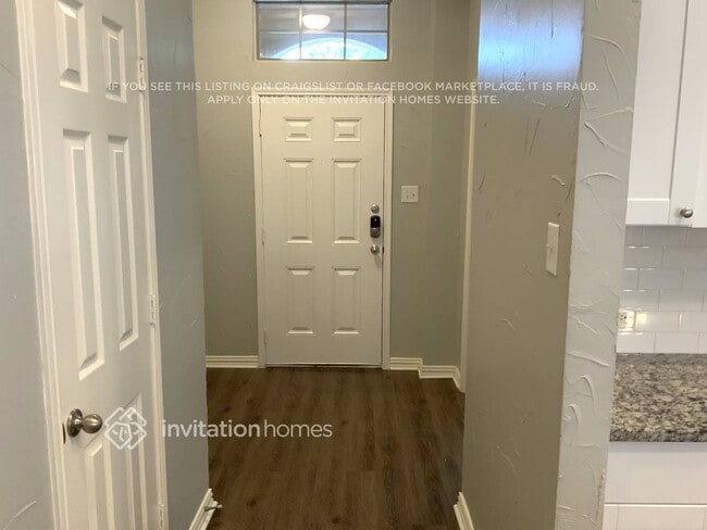 Building Photo - 917 Lake Worth Trl
