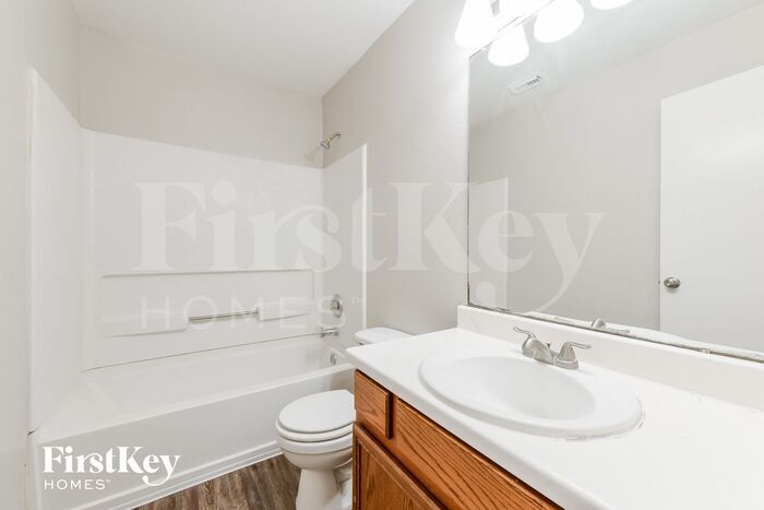 Building Photo - 6113 Elton Knolls St