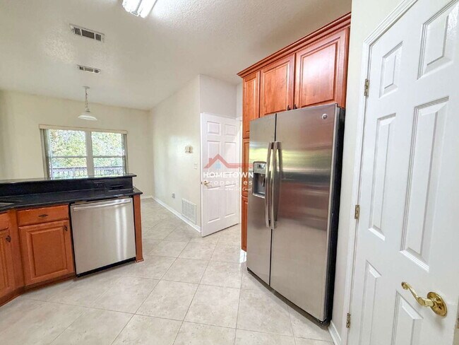 Building Photo - 1490 Chalet Pl